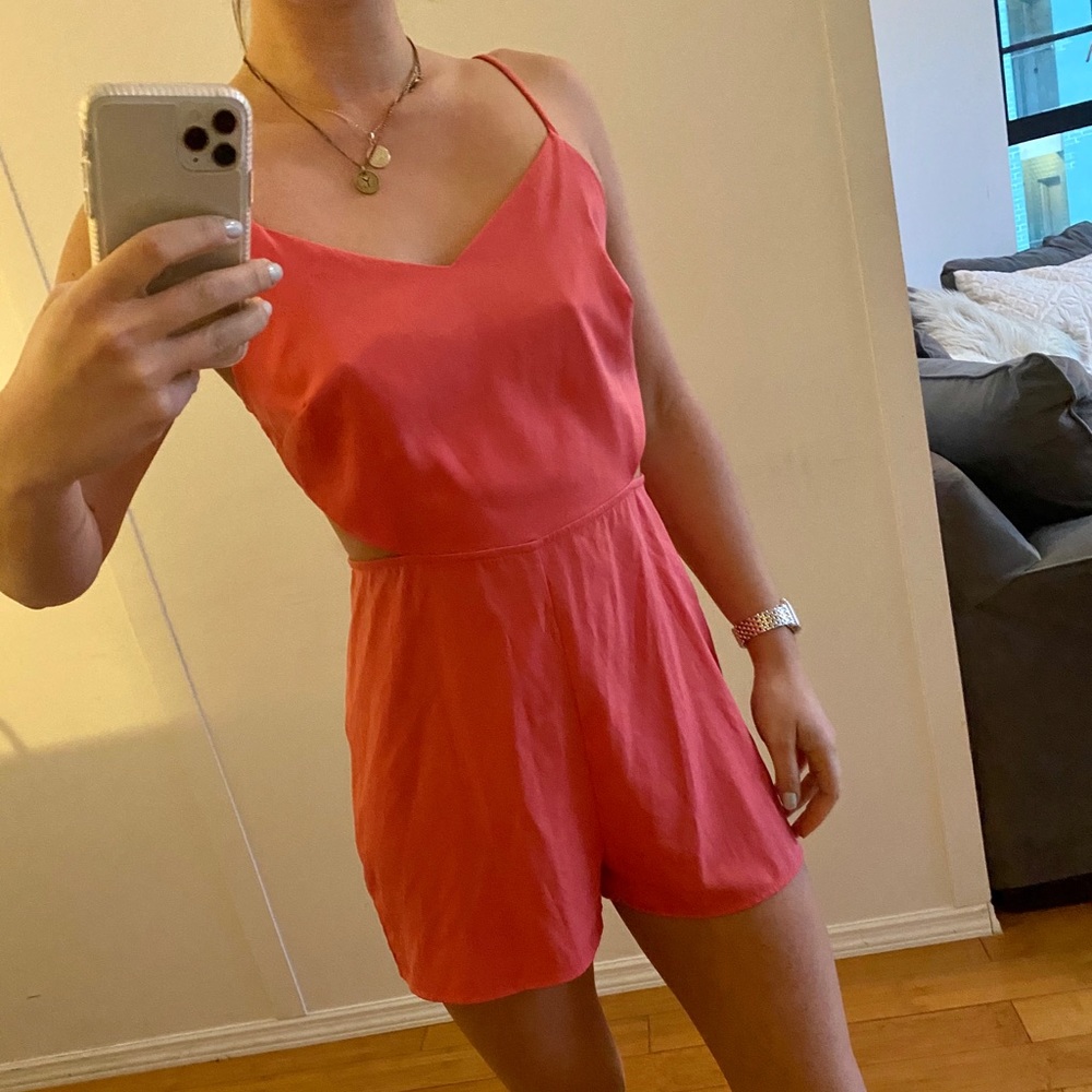 Backless pink romper